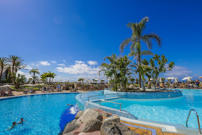 grancanaria-h10playameloneras-piscine.jpg