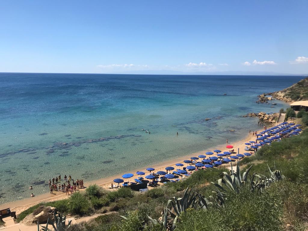 le-castella-spiaggia-capo-rizzuto.jpeg
