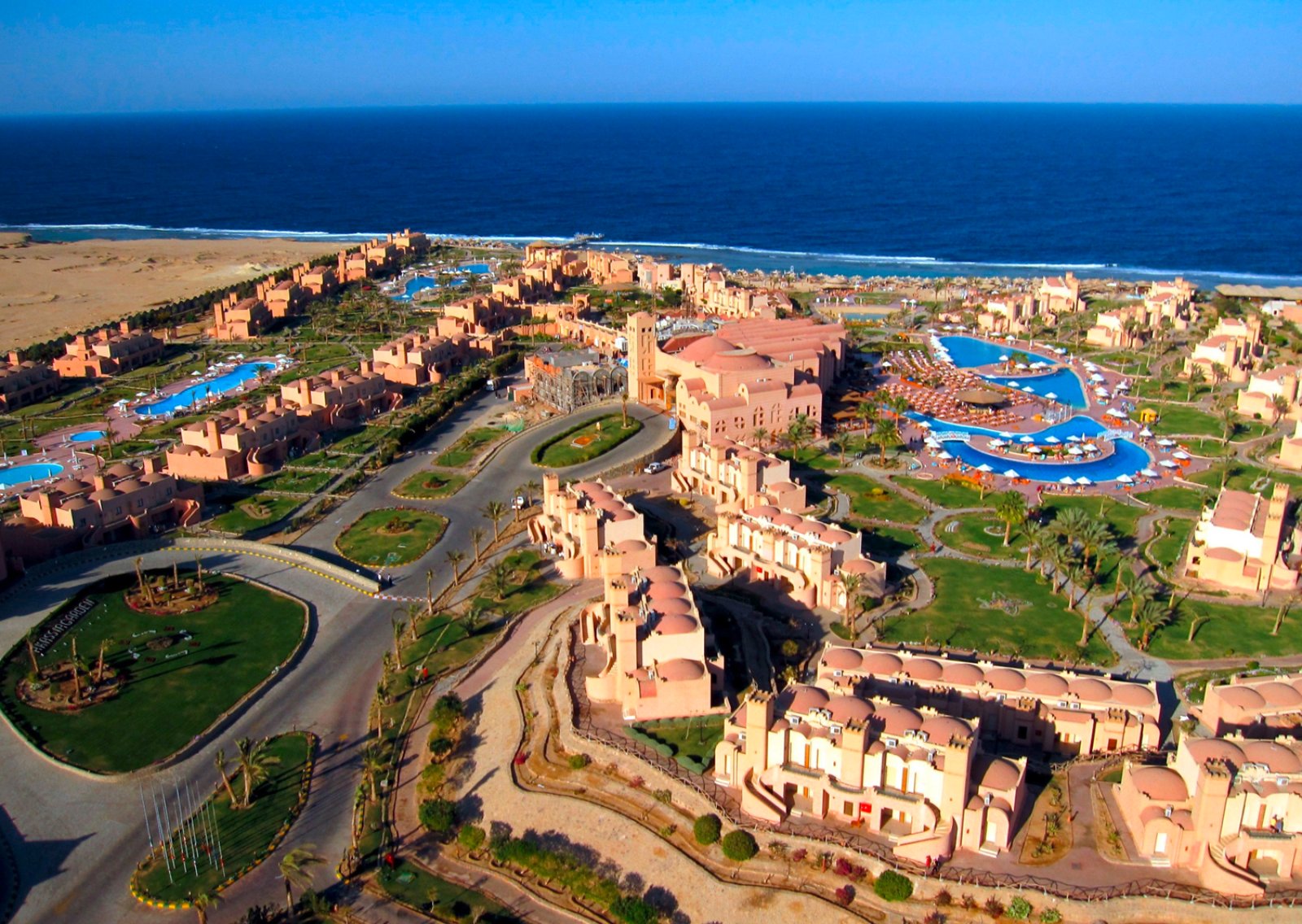 marsa-alam-hotel-piscine.jpg