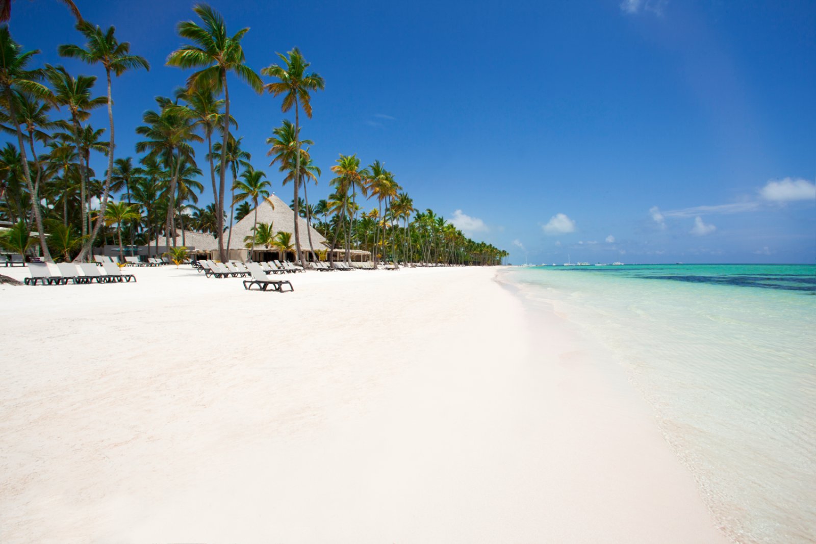 punta-cana-santo-domingo-barcel-bavaro-beach-spiaggia-piscina.jpg