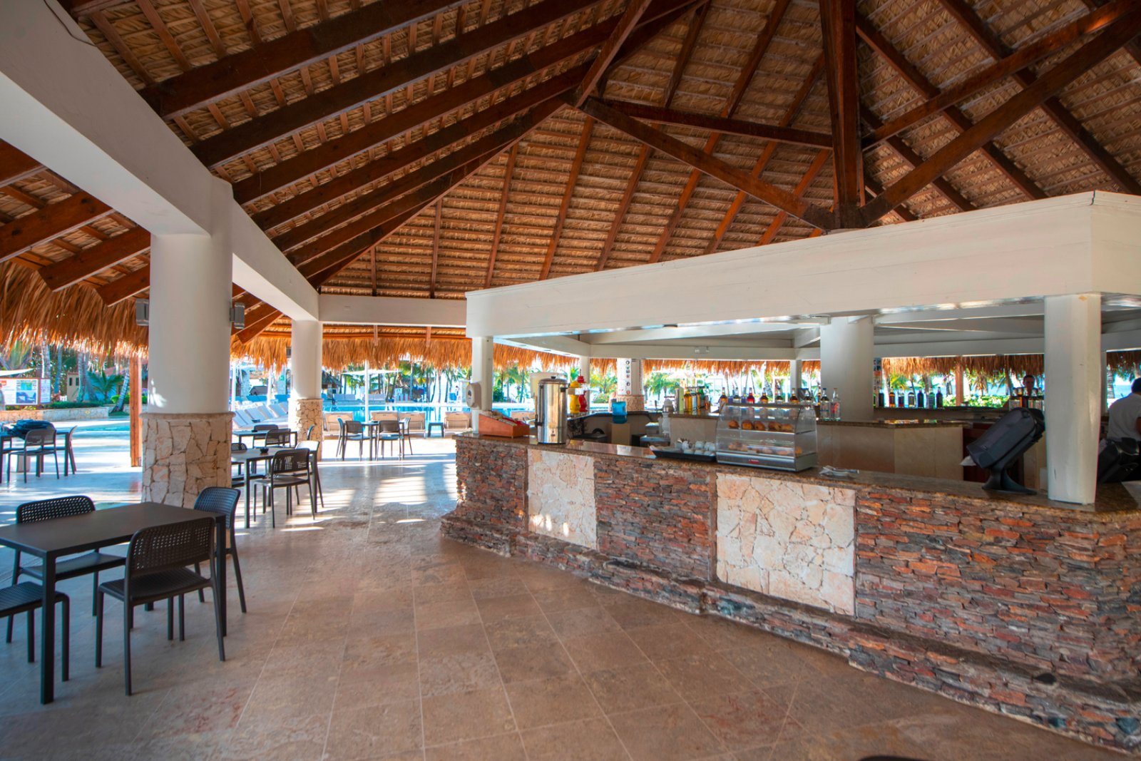 santo-domingo-viva-dominicus-palace-bar.jpg