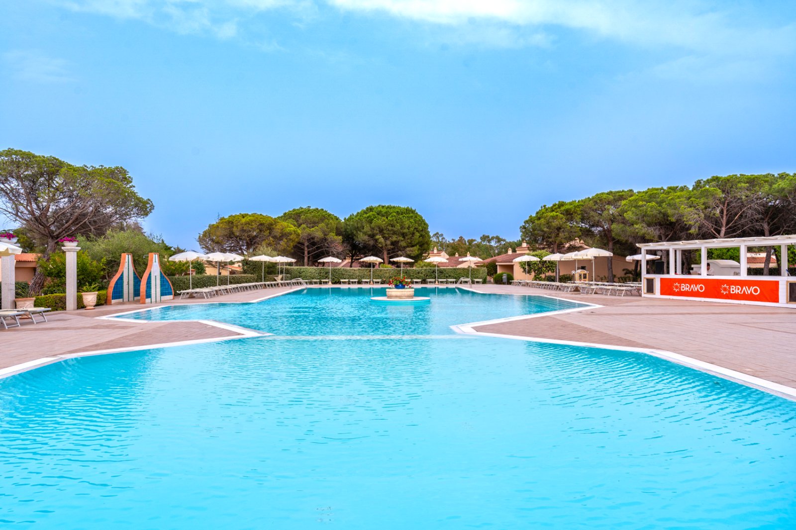 sardegna-bravo-budoni-piscina.jpg