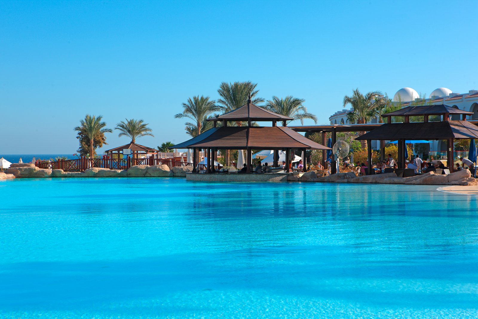 sharm-el-sheikh-savoy-piscine.jpg