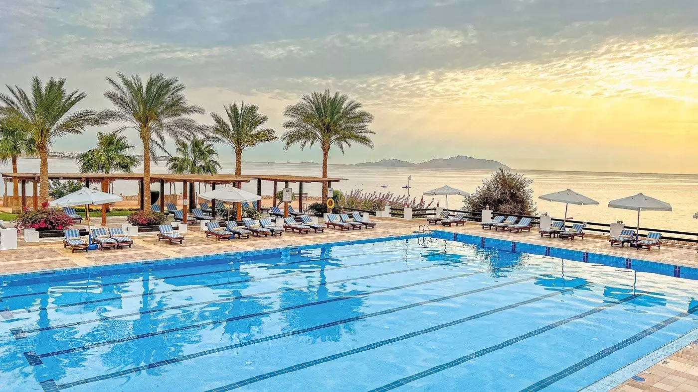 veraclub-sharm-piscina-ombrelloni.jpg