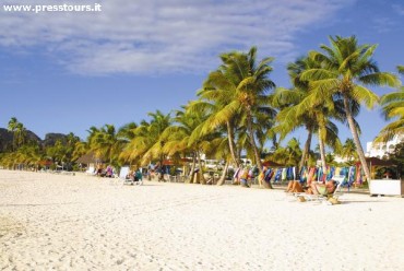 antigua_jolly_beach.jpg